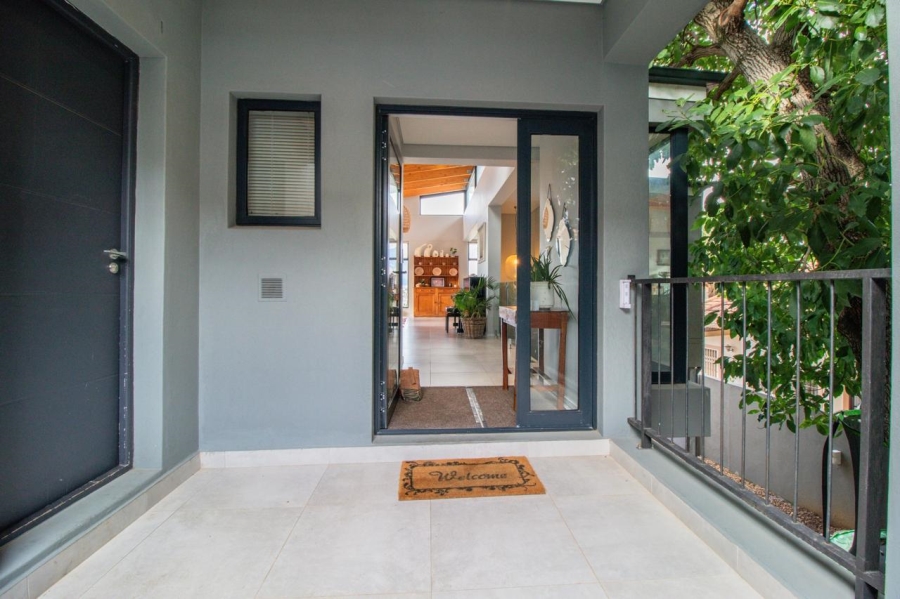 3 Bedroom Property for Sale in Hoog En Droog Western Cape